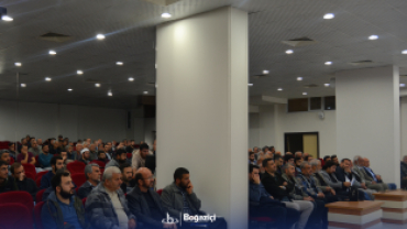 Derneğimizde tefsir dersleri devam ediyor.