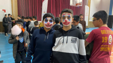 Boğaziçi ve Çöşnük Derneği Öğrencileri Beydağı Gençlik Merkezi’nde Moral Depoladı